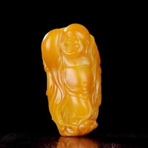 郭懋介作田黄石《皆大欢喜》摆件 重：107g  成交价：391万元 福建东南2013秋拍