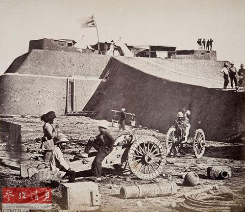 贝亚托拍摄的被英军攻占的清军炮台