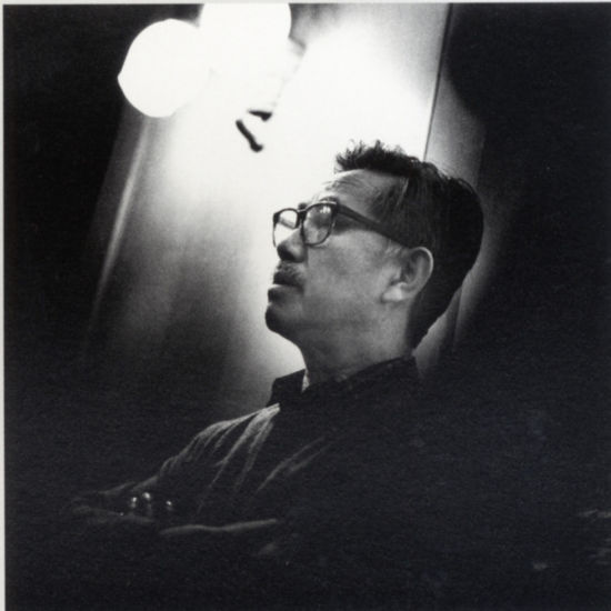 2001年，卢沉在北京平西府