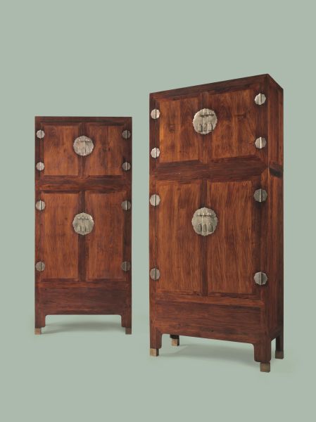 明十七世紀 黃花梨大四件柜一對 纽约佳士得 成交价156万美元