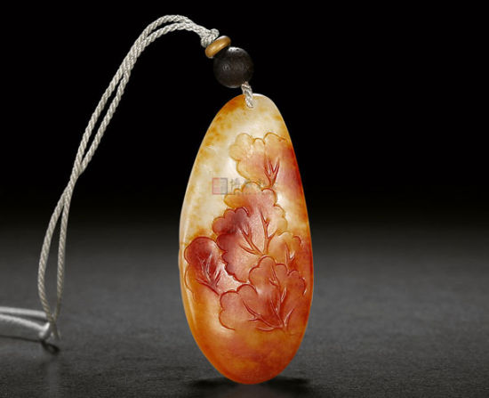 中国玉雕大师瞿利军作品 和田玉籽料秋韵牌