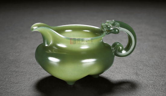 第六期玲珑美玉——当代玉雕名家精品无底价拍卖会拍品 青玉螭龙执柄薄胎匜