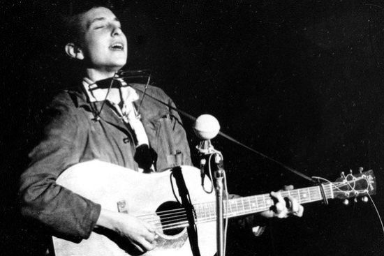 鲍勃·迪伦的吉他拍出96.5万美元