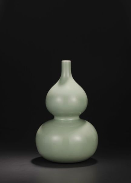 清乾隆 豆青釉葫芦瓶 H:32cm