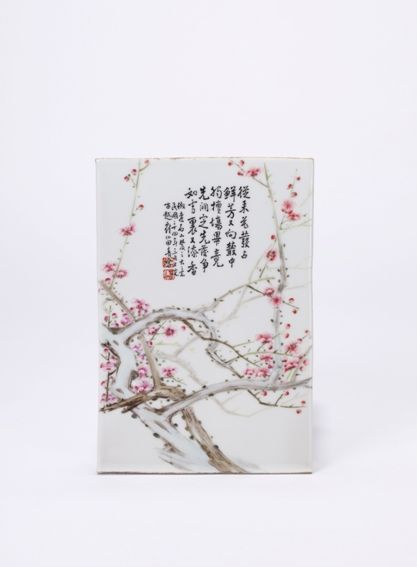 图录号：2476 田鹤仙 粉彩山水梅花图瓷板 尺寸：17.5cmx25cm 估价：250,000—350,000