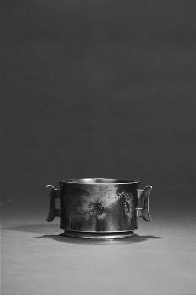 王世襄收藏的戟耳炉。