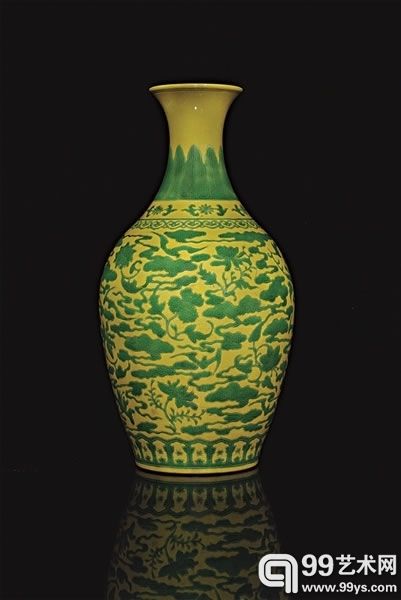 佳士得：雍正云蝠纹瓶