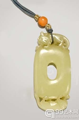 中国近代民国时期和田黄玉吊坠