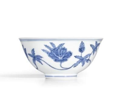 明成化青花缠枝秋葵纹宫盌