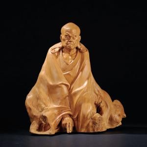 俞开明作黄杨木《静思罗汉》 兰木银捐赠