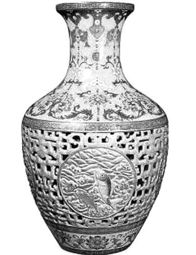 清乾隆粉彩镂空瓷瓶