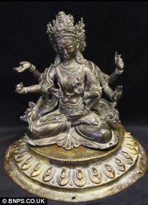 被掠西藏文物在英拍卖：部分高于起拍价20倍