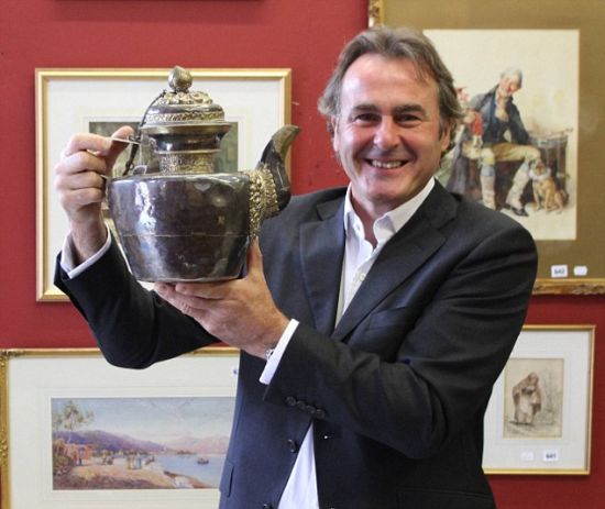 被掠西藏文物在英拍卖：部分高于起拍价20倍