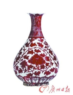 明洪武 釉里红缠枝牡丹纹玉壶春瓶。