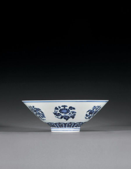 明宣德 青花折枝花果纹斗笠碗80.5万元成交