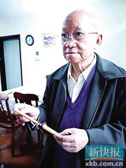 梁思礼留有三件父亲遗物，其中有饮冰室书课的毛笔。（资料图）