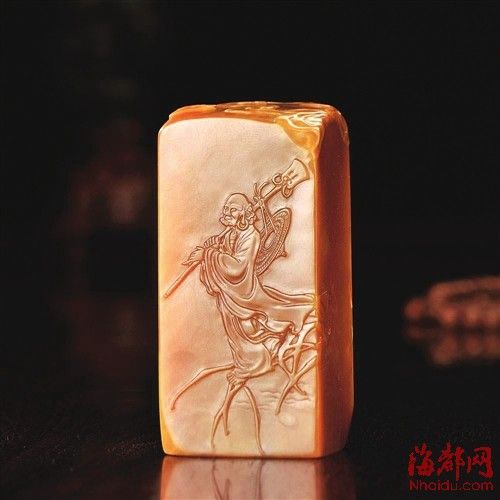 林文举作田黄石弥勒达摩人物薄意扁章 82g福建东南2013春拍拍品