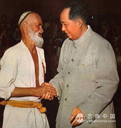库而班·吐鲁木多年渴望见到毛主席的心愿在1958年6月28日实现了