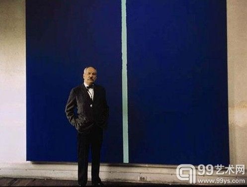 巴奈特·纽曼与作品“Onement VI”在纽约工作室的合影，1961。