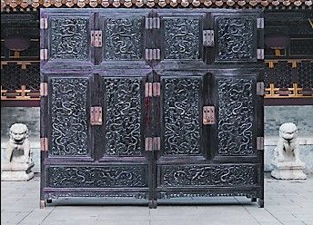 清乾隆 紫檀高浮雕九龙西番莲纹 顶箱式大四件柜