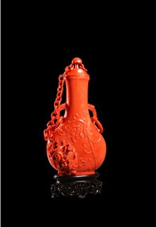 清 乾隆 珊瑚雕螭龙瓶 H:16cm 成交价：3105万 