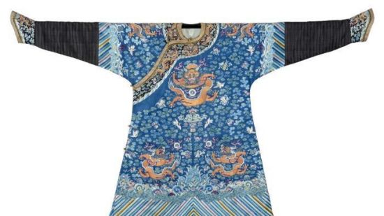 苏富比将在墨尔本拍卖清朝蓝色丝绸龙袍