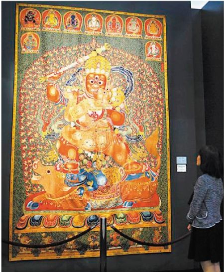 图2　明永乐御制红阎摩敌刺绣唐卡　“大明永乐年施”款