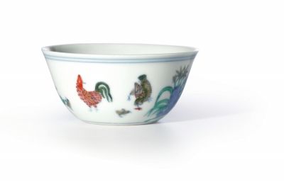 2.8亿港元成交的明成化斗彩鸡缸杯。
