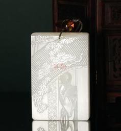 雅韵----海派玉雕名品专场 　　和田玉籽料静雨丝丝牌 　　作者：翟倚卫