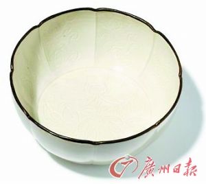 克拉克旧藏定窑大盌