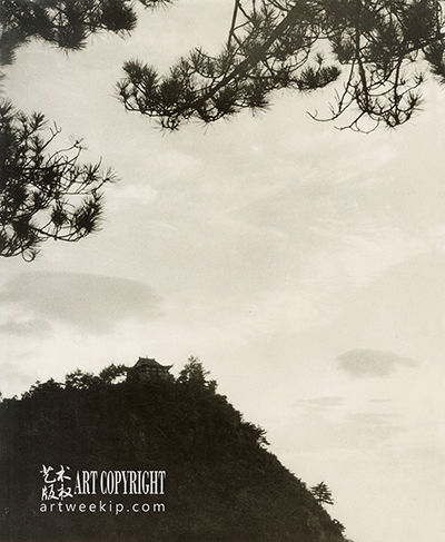 江青1961年 《庐山仙人洞》摄影作品 北京华辰供图