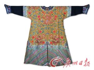 御用概念板块趋热 龙袍跃入拍卖会 但矜贵龙袍难“加身”