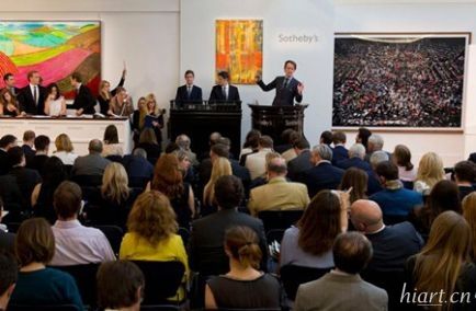 苏富比伦敦夜场x现场，安德烈亚斯·古尔斯基的摄影作品大放异彩