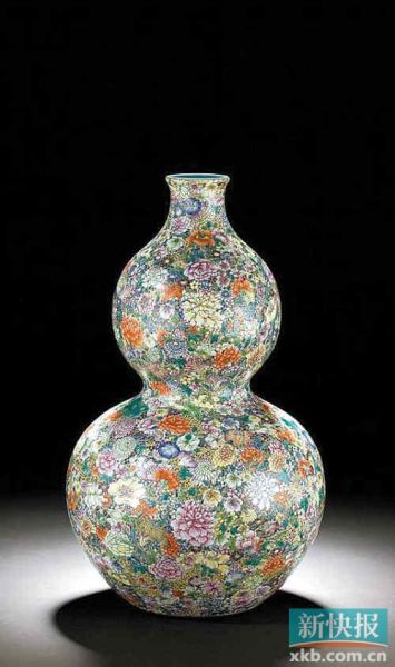 清乾隆粉彩百花不露地葫芦瓶高32cm