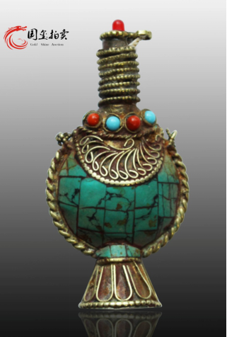 国玺拍卖：铜胎掐丝珐琅嵌宝鼻烟壶
