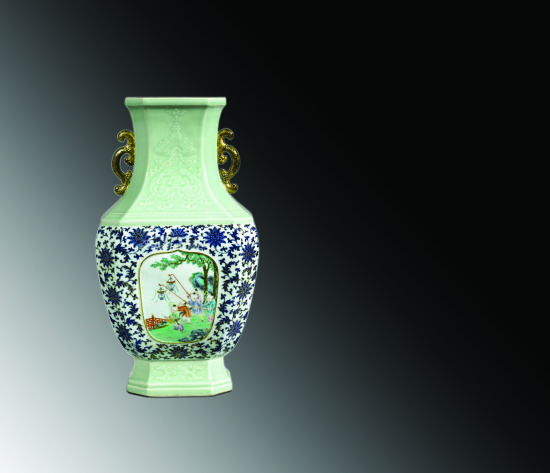 清乾隆 青釉浮雕吉庆有余青花描金粉彩婴戏图八方瓶