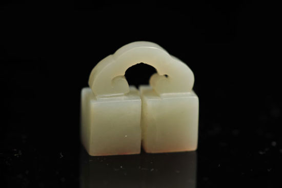 清乾隆 青白玉如意钮双联印