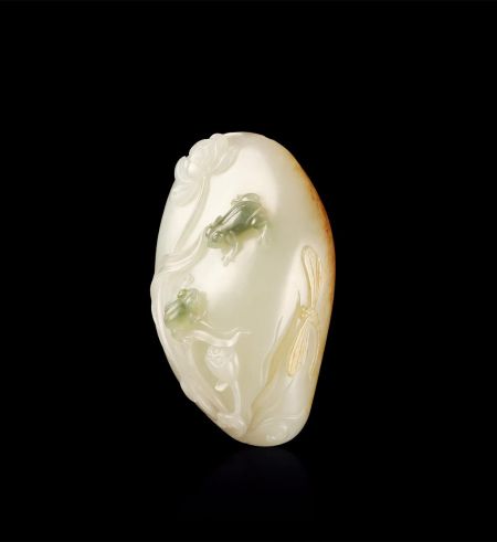 07124余勇 和田玉籽料荷塘情趣把件 　　尺寸：7.0 × 4.3 × 3.2cm 　　成交价：95200.00