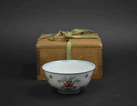 图7【清光绪(官)斗彩鸳鸯花卉碗】