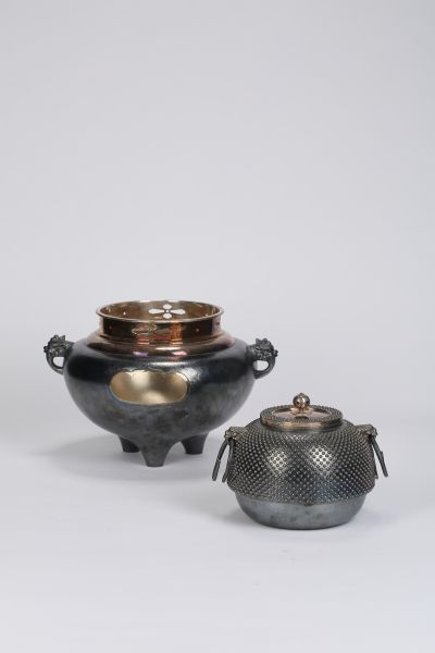 Lot 1870光信造纯银风炉釜 　H:37.5cm W:5097.7g