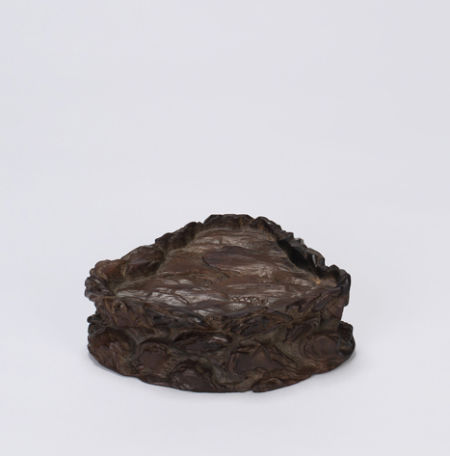 清中期 紫檀一木整挖浮雕随形玉山子座　14.2×10.7×4.5cm