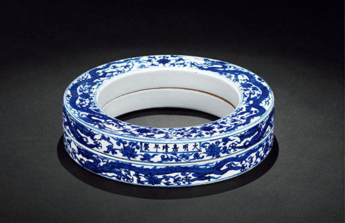 明嘉靖青花龙纹朝珠盒 直径 23.5cm