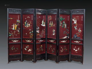 雕漆钗头凤屏风 尺寸：每扇宽51cm 总宽306cm 高203cm 一组共六扇 RMB：200,000 ~ 300,000