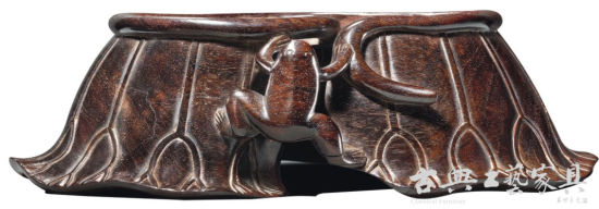 紫檀雕荷叶蛙图座