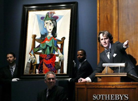 2012春拍上，题款为“徐悲鸿”的油画《九方皋》以8900万元成交，该画随即被不少业内人士指为赝品。