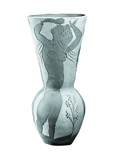     毕加索作品《舞者大花瓶》。