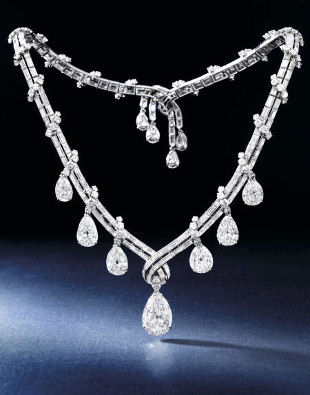 宝格丽钻石项链，约 1950 年代（估价：800 万至 950 万港元／100 万至 120 万美元；拍品 1768）