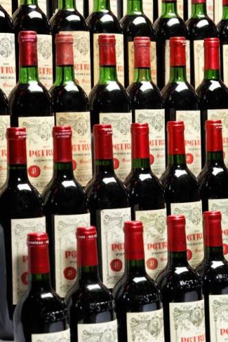 拍品编号206,1950至2009年垂直年份柏图斯收藏系列，估价1100000至1700000，共57瓶