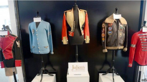 资料图片：“流行天王”杰克逊的衣物也吸引了买主关注。
