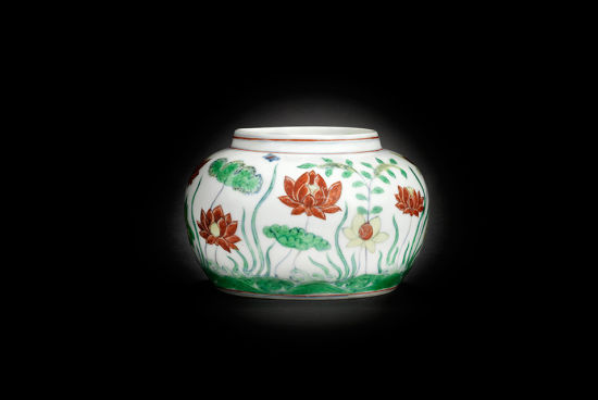 明代莲花池瓷罐  估价400,000-600,000英镑